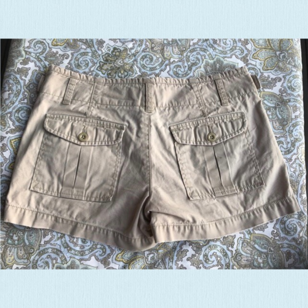 🌼Favorite Chino Kaki Shorts Size 3 - Picture 2 of 4